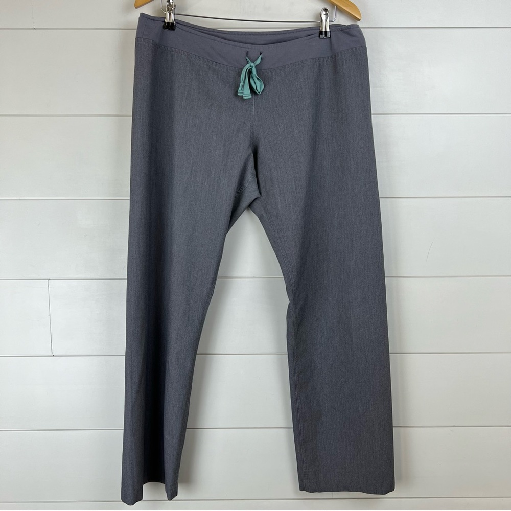 Figs Size Large Livingston Basic Scrub Pants Grap… - image 1